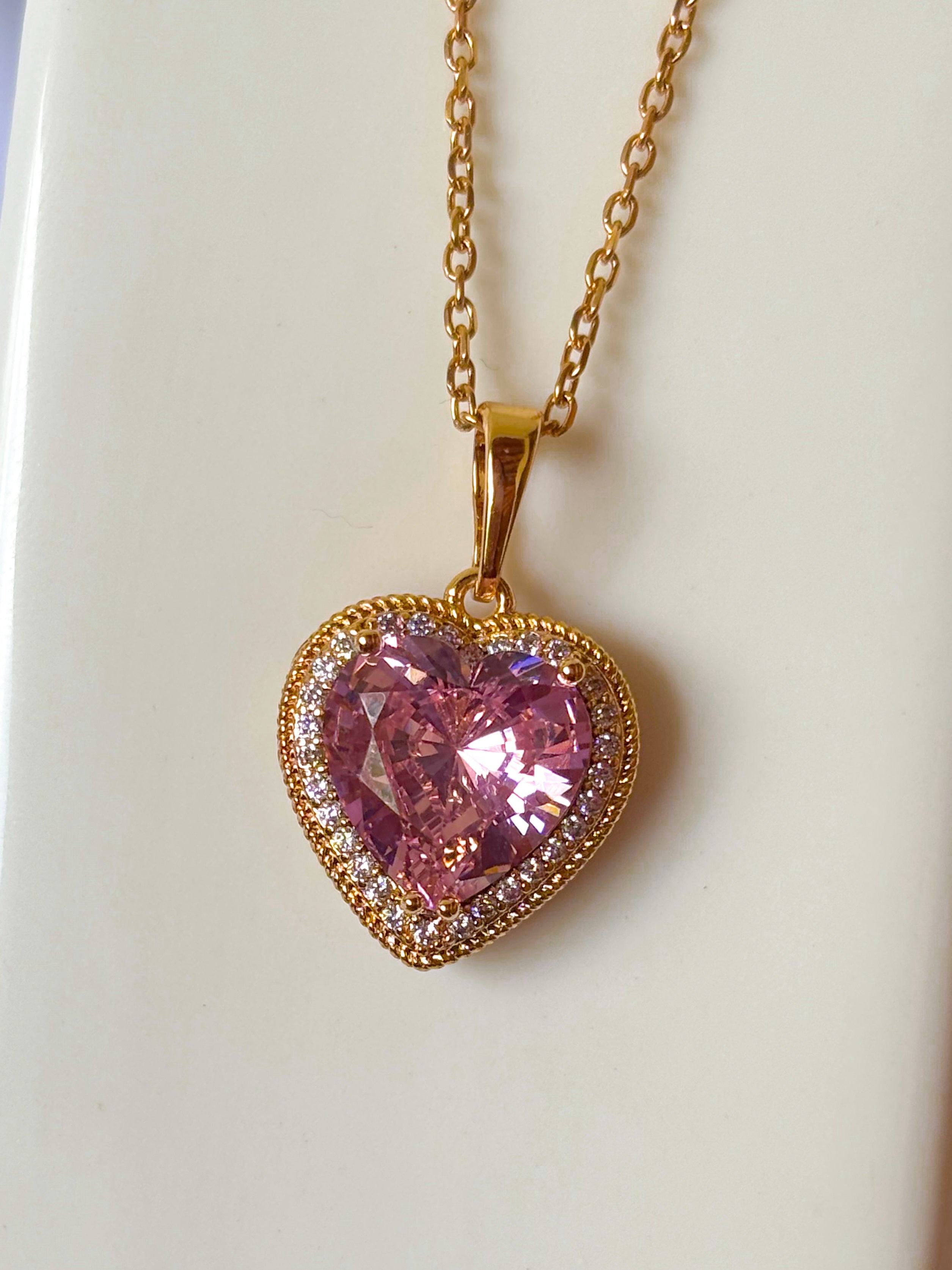 Collar Corazón Divino