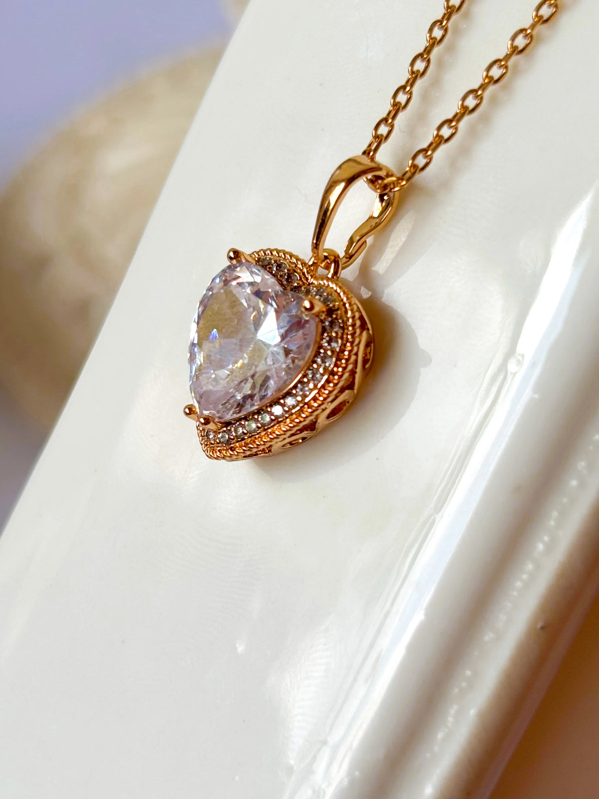 Collar Corazón Divino